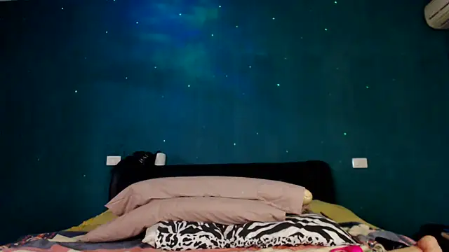 Karendolly  8 online show from August 5, 2026, 7:49 pm