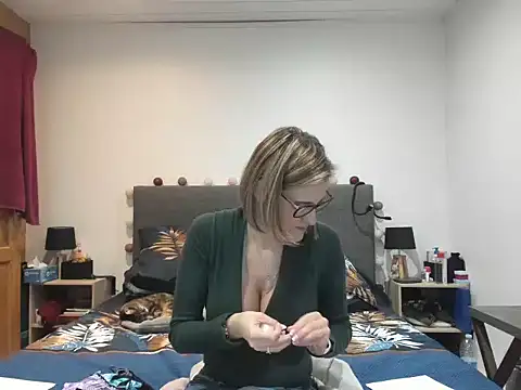 Madame Callie online show from April 1, 2026, 1:12 pm