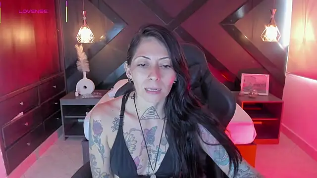 Snapshot of dark_gotica chatting on September 25, 2025, 7:06 pm dark gotica online show from September 25, 2025, 7:06 pm