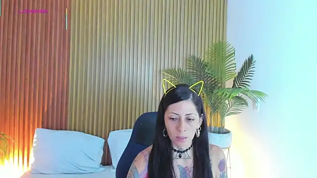 Snapshot of dark_gotica chatting on October 4, 2025, 12:25 pm dark gotica online show from October 4, 2025, 12:25 pm