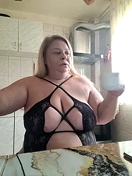 Snapshot of AriannaMilf chatting on September 25, 2025, 6:06 am AriannaMilf online show from September 25, 2025, 6:06 am