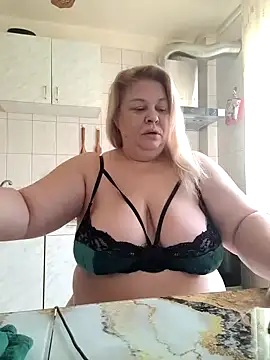 Snapshot of AriannaMilf chatting on September 30, 2025, 7:46 am AriannaMilf online show from September 30, 2025, 7:46 am
