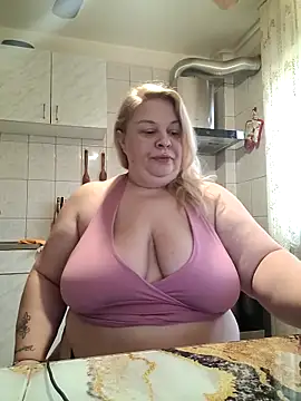 Snapshot of AriannaMilf chatting on October 8, 2025, 6:00 am AriannaMilf online show from October 8, 2025, 6:00 am