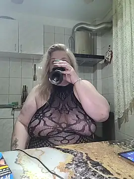 AriannaMilf online show from May 8, 2026, 10:04 pm