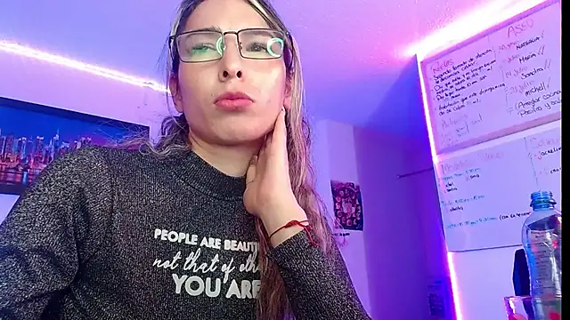 Snapshot of Niky_777 chatting on September 19, 2025, 12:02 am Niky 777 online show from September 19, 2025, 12:02 am