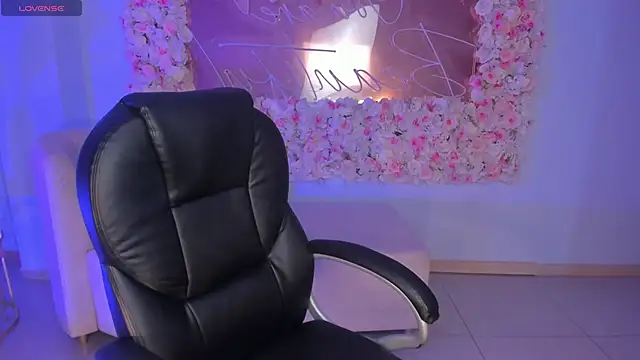 AlessiaCorleone  online show from December 10, 2024, 7:54 pm