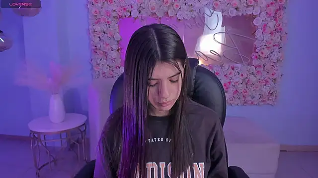 AlessiaCorleone  online show from December 12, 2024, 7:59 pm