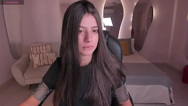 AlessiaCorleone  online show from December 18, 2024, 8:25 pm
