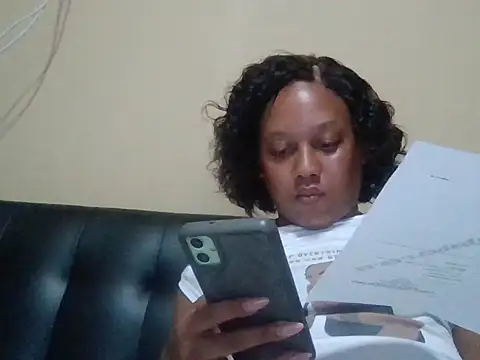 ShooingBunch online show from October 8, 2025, 1:09 pm