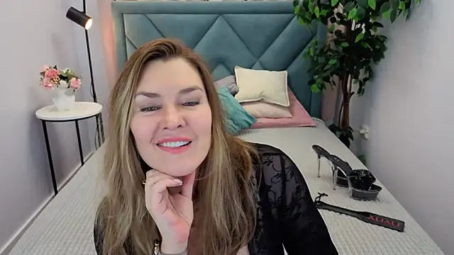 Adele Russo online show from March 1, 2026, 4:42 pm