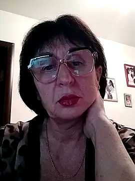 AlbinaXPretty online show from December 4, 2024, 7:01 pm