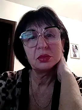 AlbinaXPretty online show from December 5, 2024, 4:42 am