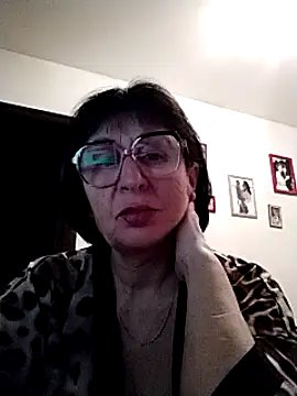 AlbinaXPretty online show from December 6, 2024, 2:17 pm