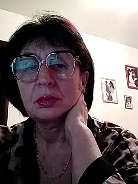 AlbinaXPretty online show from December 8, 2024, 8:47 pm
