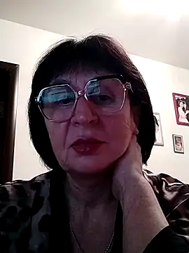 AlbinaXPretty online show from December 9, 2024, 8:12 pm