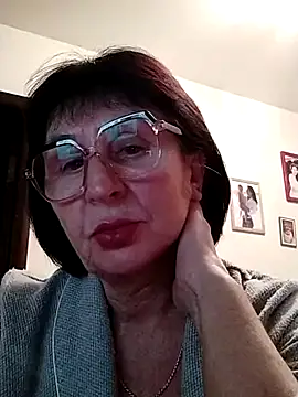 AlbinaXPretty online show from December 10, 2024, 8:49 pm
