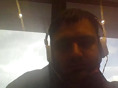 Snapshot of JohnBond009 chatting on March 26, 2026, 9:48 am JohnBond009 online show from March 26, 2026, 9:48 am