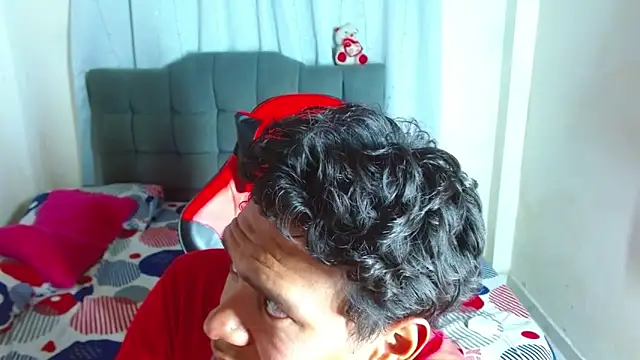 kelvin jhoseth1 online show from December 23, 2025, 2:09 am