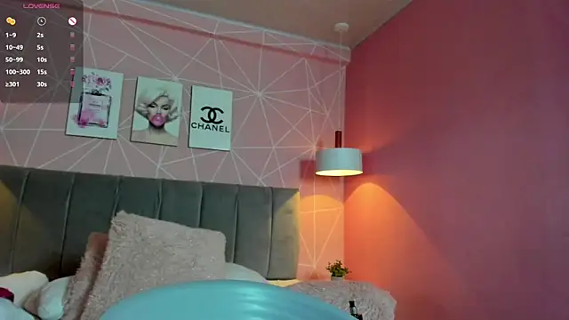 Snapshot of dolly_zoe chatting on January 3, 2025, 8:10 am dolly zoe online show from January 3, 2025, 8:10 am