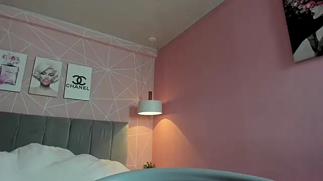 Snapshot of dolly_zoe chatting on January 29, 2025, 10:22 pm dolly zoe online show from January 29, 2025, 10:22 pm