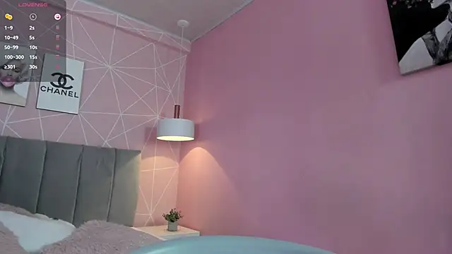 Snapshot of dolly_zoe chatting on February 6, 2025, 10:15 am dolly zoe online show from February 6, 2025, 10:15 am