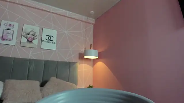 Snapshot of dolly_zoe chatting on February 13, 2025, 5:26 am dolly zoe online show from February 13, 2025, 5:26 am