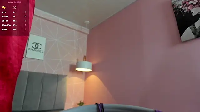 Snapshot of dolly_zoe chatting on February 13, 2025, 11:26 pm dolly zoe online show from February 13, 2025, 11:26 pm