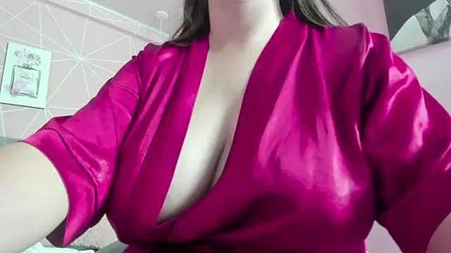 Snapshot of dolly_zoe chatting on March 8, 2025, 12:22 am dolly zoe online show from March 8, 2025, 12:22 am