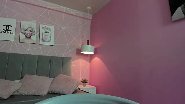 Snapshot of dolly_zoe chatting on March 15, 2025, 3:51 am dolly zoe online show from March 15, 2025, 3:51 am