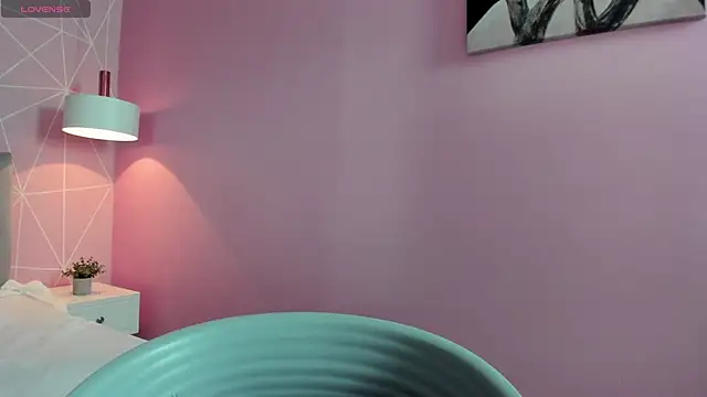 Snapshot of dolly_zoe chatting on March 20, 2025, 3:56 am dolly zoe online show from March 20, 2025, 3:56 am