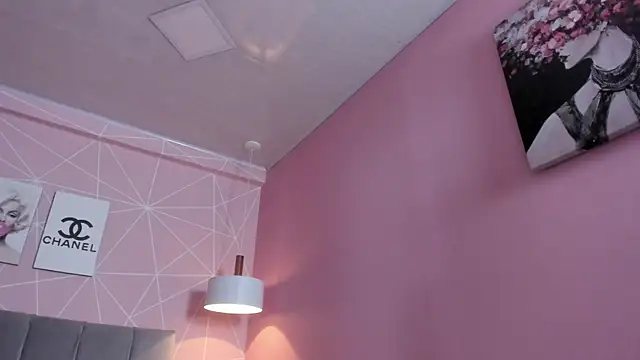 Snapshot of dolly_zoe chatting on September 9, 2025, 9:25 pm dolly zoe online show from September 9, 2025, 9:25 pm