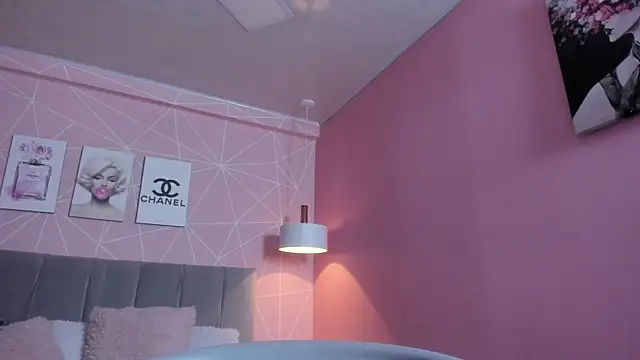 Snapshot of dolly_zoe chatting on October 2, 2025, 9:22 pm dolly zoe online show from October 2, 2025, 9:22 pm