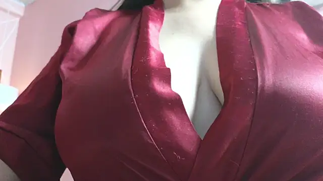 Snapshot of dolly_zoe chatting on October 8, 2025, 10:29 pm dolly zoe online show from October 8, 2025, 10:29 pm