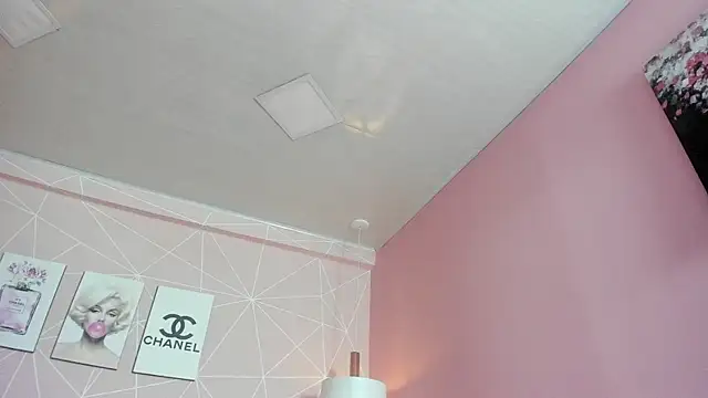 Snapshot of dolly_zoe chatting on October 21, 2025, 10:10 pm dolly zoe online show from October 21, 2025, 10:10 pm