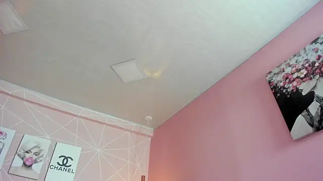 Snapshot of dolly_zoe chatting on October 27, 2025, 4:05 am dolly zoe online show from October 27, 2025, 4:05 am