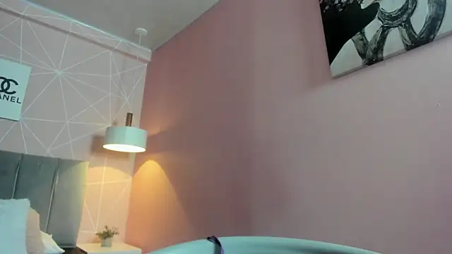 dolly zoe online show from January 13, 2026, 4:18 am