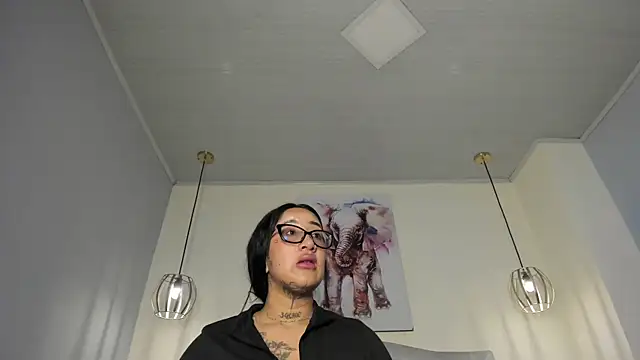 ayshel   online show from May 8, 2026, 3:34 am