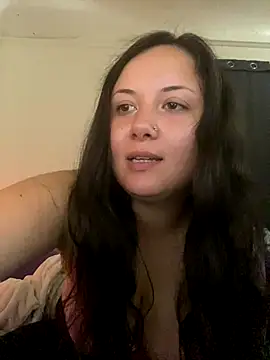 Snapshot of xocrybaby chatting on October 12, 2025, 5:12 pm xocrybaby online show from October 12, 2025, 5:12 pm