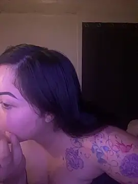 Snapshot of xocrybaby chatting on October 13, 2025, 10:37 am xocrybaby online show from October 13, 2025, 10:37 am