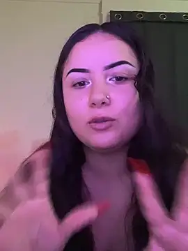 Snapshot of xocrybaby chatting on October 19, 2025, 6:19 pm xocrybaby online show from October 19, 2025, 6:19 pm