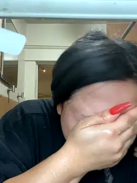 Snapshot of xocrybaby chatting on October 22, 2025, 3:23 pm xocrybaby online show from October 22, 2025, 3:23 pm