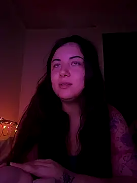 Snapshot of xocrybaby chatting on November 25, 2025, 5:02 pm xocrybaby online show from November 25, 2025, 5:02 pm