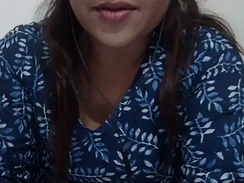 shekira99 online show from December 22, 2025, 8:06 pm