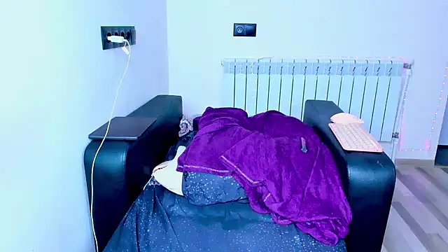 Snapshot of dollmore chatting on October 11, 2025, 6:39 pm dollmore online show from October 11, 2025, 6:39 pm