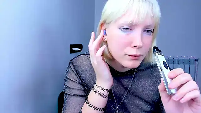 dollmore online show from November 5, 2025, 2:55 am