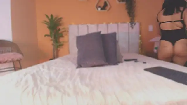 valerycolins online show from July 11, 2026, 2:47 am