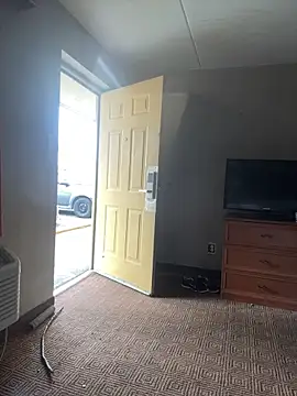 Stressreliever82 online show from April 16, 2026, 4:19 pm