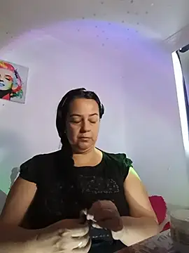 lucia vonne  online show from August 4, 2026, 9:28 pm