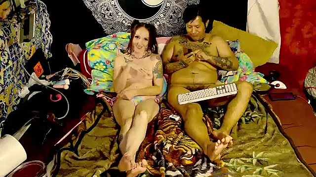 newboofgoofin online show from November 24, 2025, 8:08 pm