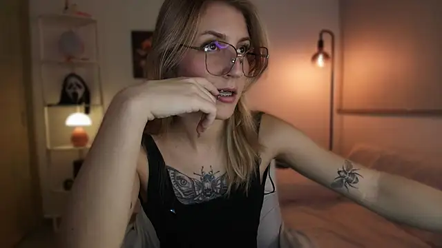 Snapshot of Dakotaa_ chatting on November 17, 2025, 4:29 am Dakotaa online show from November 17, 2025, 4:29 am